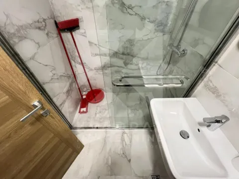 Izdavanje, jednosoban stan, 47m², New City, Podgorica - image 9