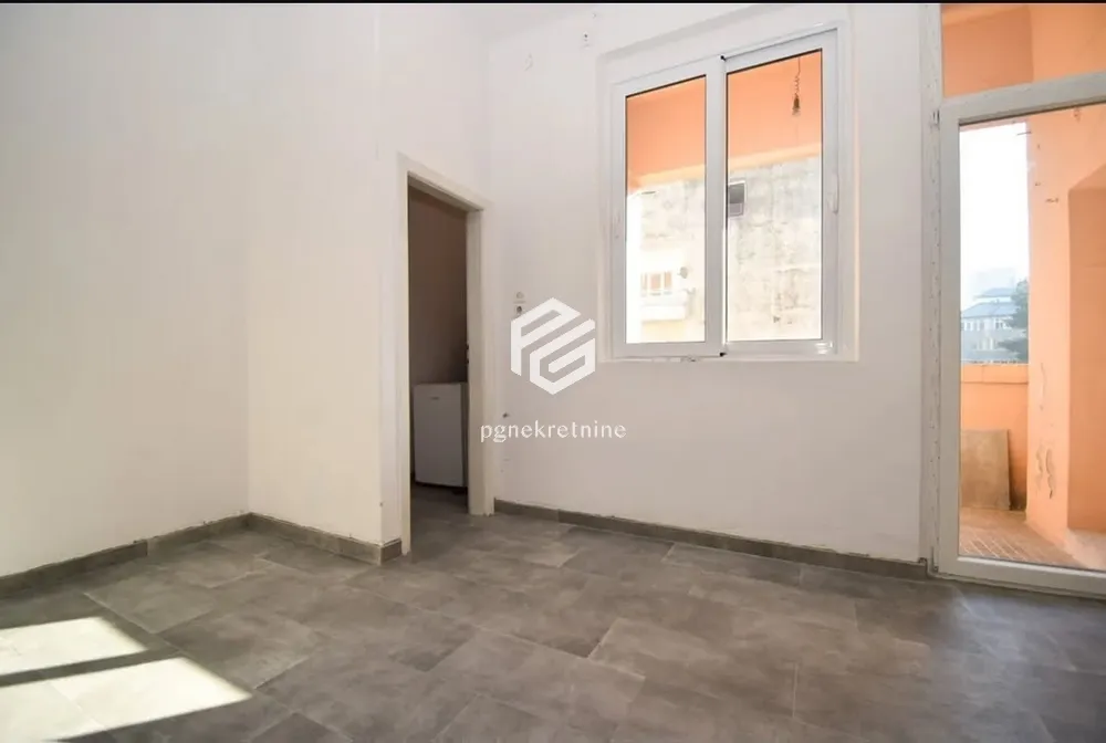 Prodaja, dvosoban stan, 64m², Centar, Podgorica