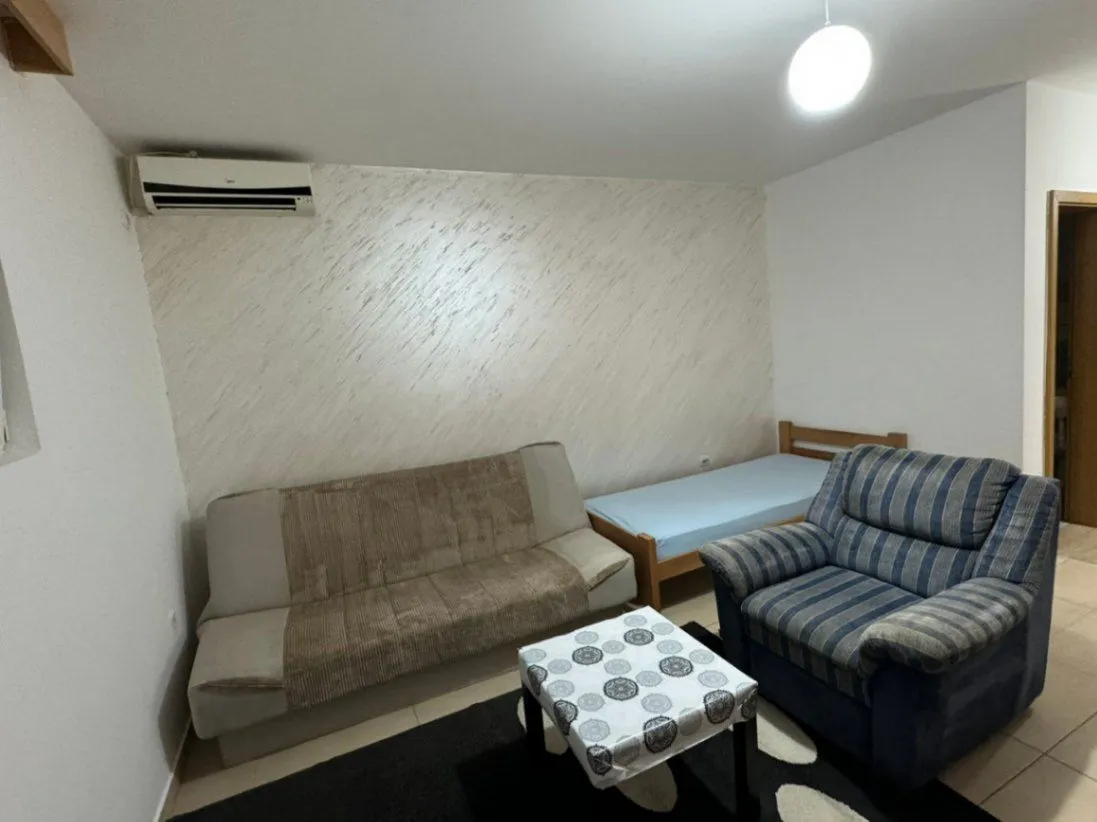 Izdavanje, garsonjera, 35m², Zagorič, Podgorica