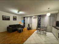 Izdavanje, trosoban stan, 70m², Stari Grad, Beograd - image 2