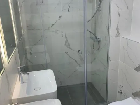 Izdavanje, trosoban stan, 80m², Stari Grad, Beograd - image 11