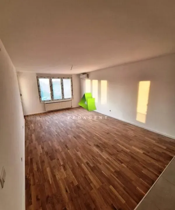 Sale, two bedroom apartment, 99m², Centar, Niš