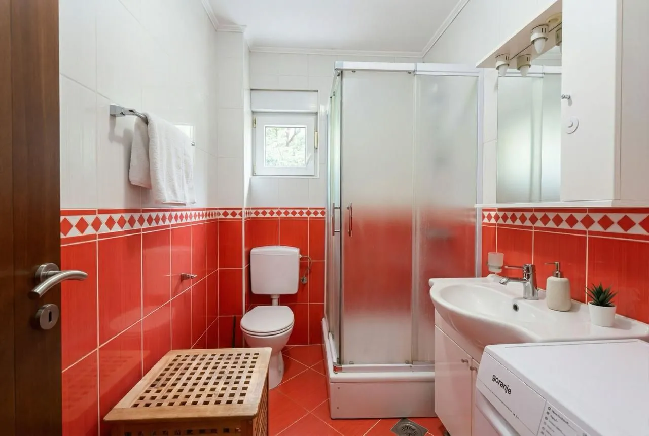 Rent, two bedroom apartment, 60m², Tivat, Crna Gora