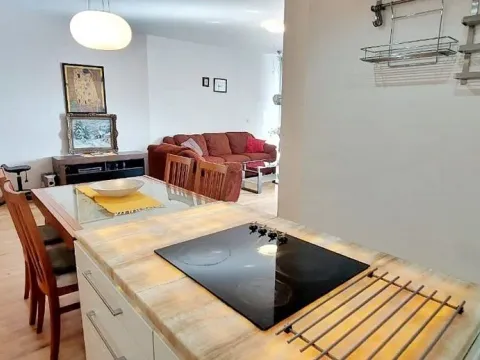 Izdavanje, dvosoban stan, 75m², Rozino, Budva - image 5