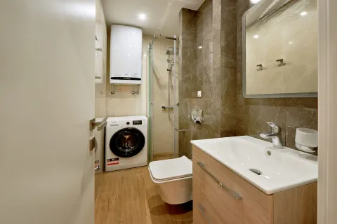 Rent, two bedroom apartment, 58m², Bečići, Budva - image 2