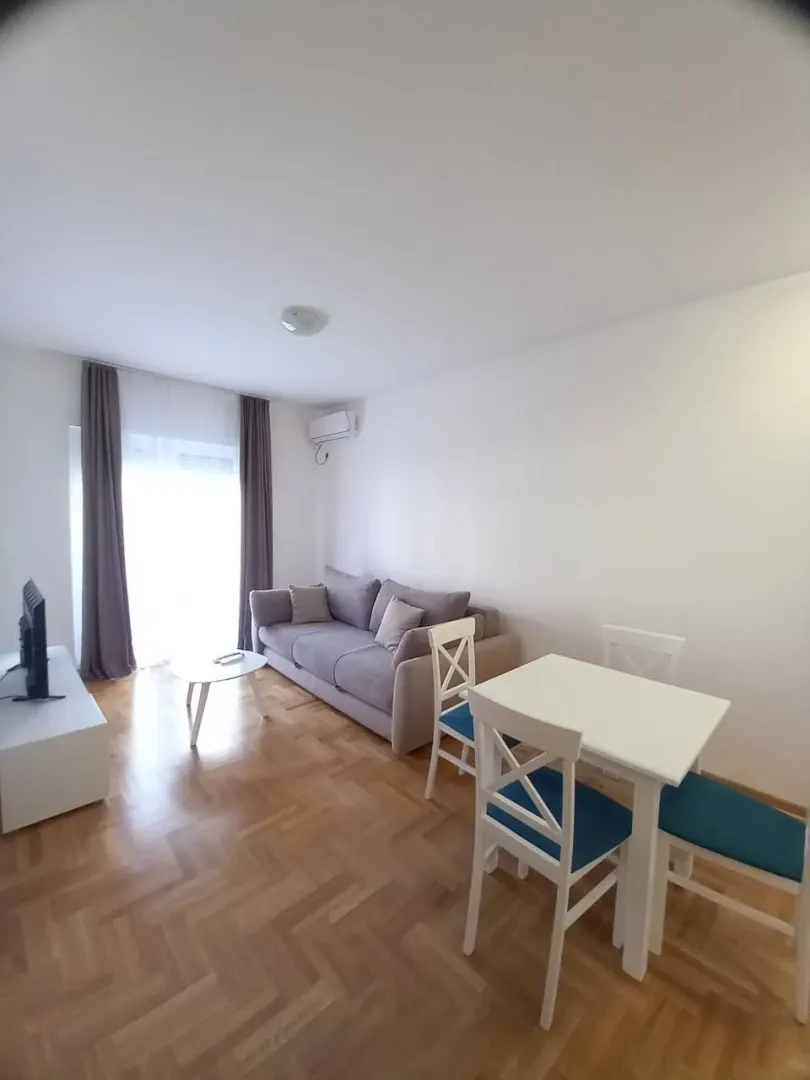 Rent, one bedroom apartment, 44m², Lazi, Budva