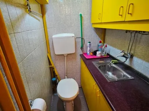 Izdavanje, poslovni prostor, 13m², Bogoslovija, Palilula Sve Podlokacije - image 3