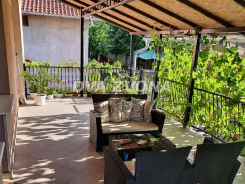 Sale, house, 350m², Sremska Kamenica, Petrovaradin - image 2