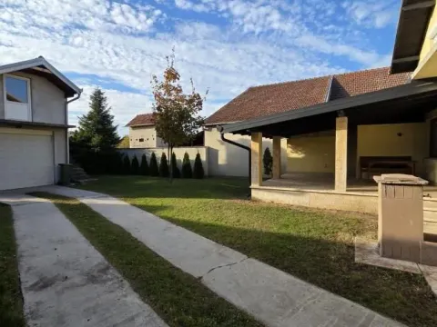 Rent, house, 250m², Centar, Stara Pazova - image 2