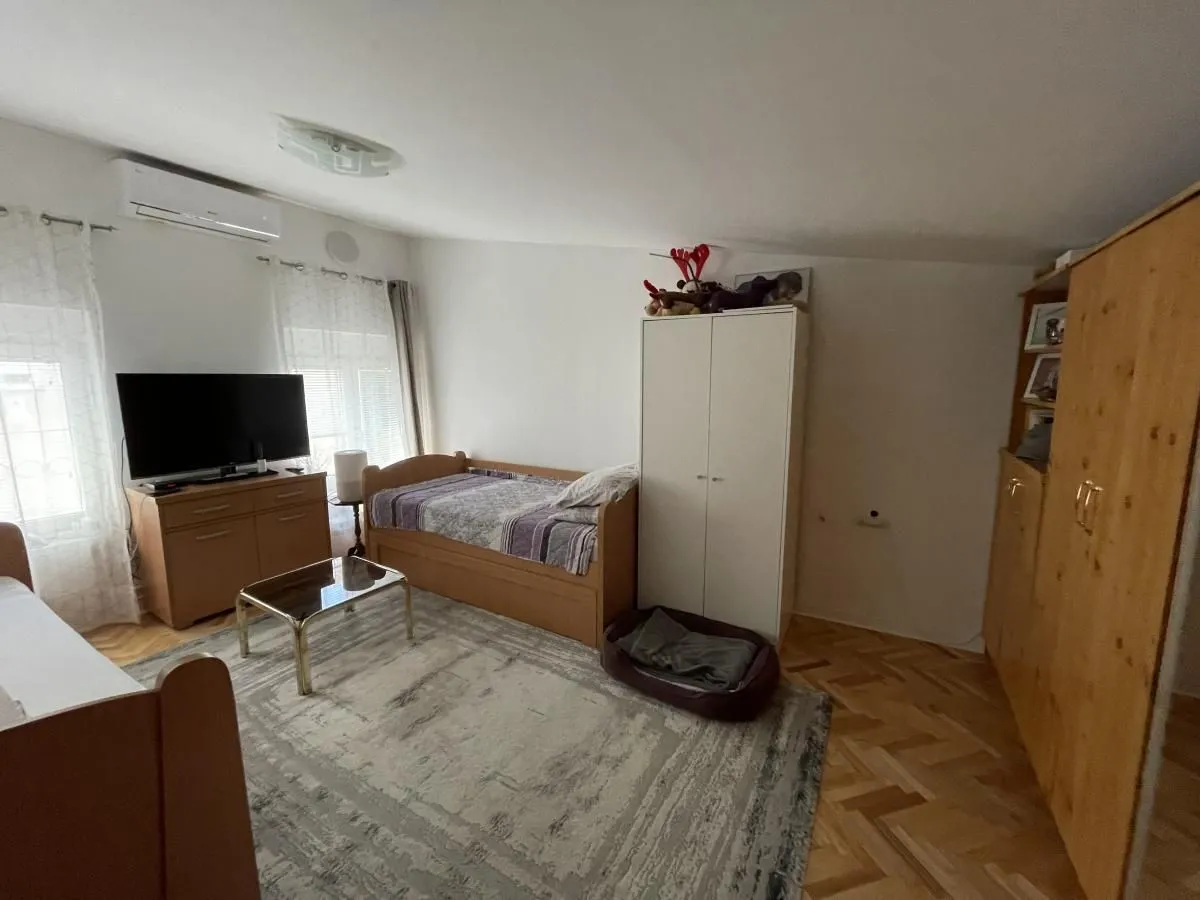 Prodaja, trosoban stan, 95m², Centar, Novi Sad