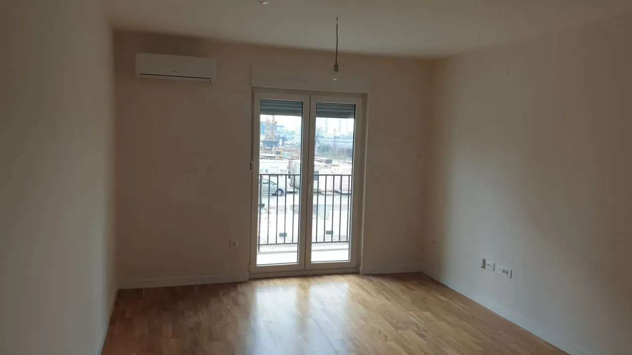 Prodaja, jednosoban stan, 42m², Pobrežje, Podgorica