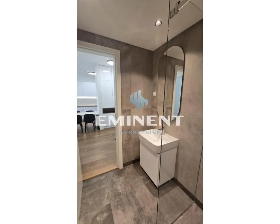 Izdavanje, dvosoban stan, 52m², Banovo Brdo, Beograd