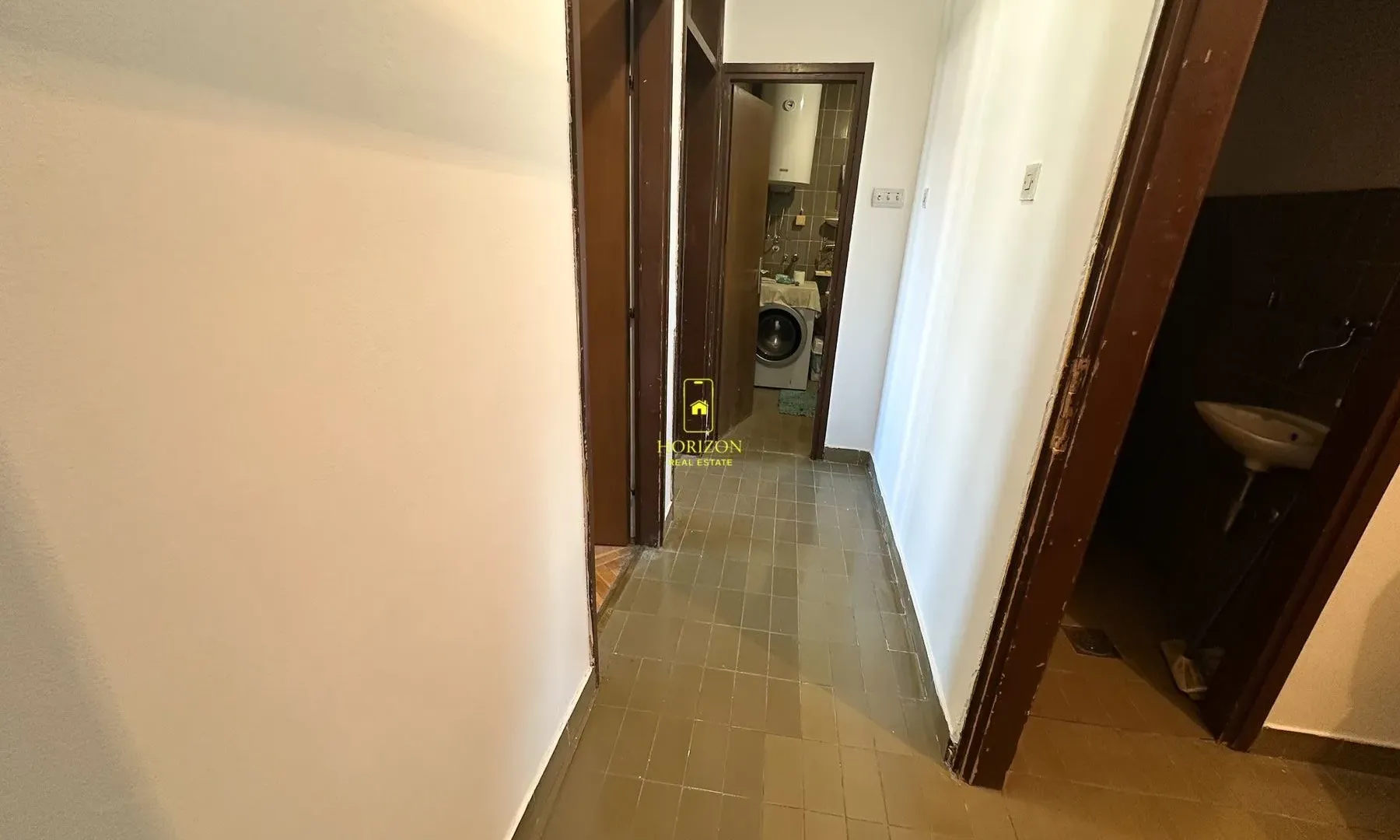 Prodaja, trosoban stan, 96m², Blok 6, Podgorica