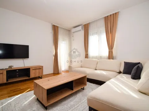 Izdavanje, trosoban stan, 70m², Dalmatinska ulica, Podgorica - image 2