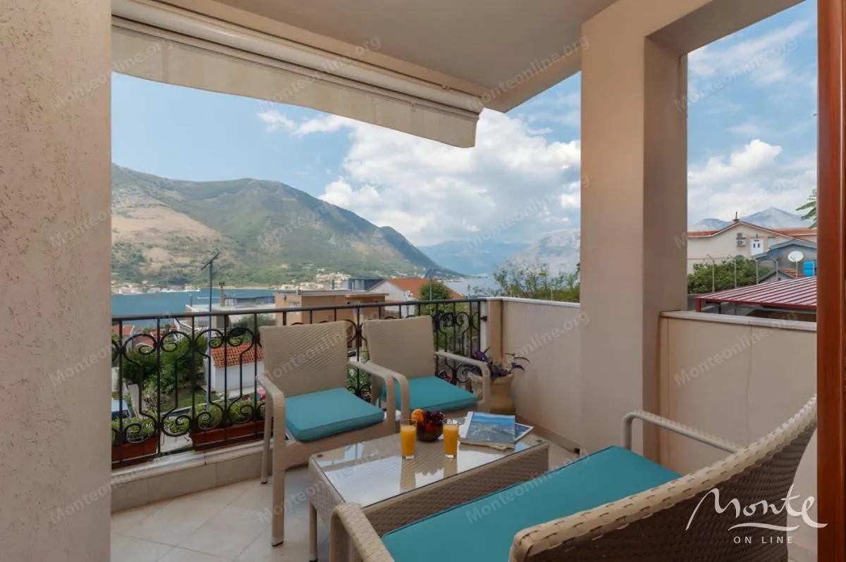 Prodaja, jednosoban stan, 50m², Dobrota, Kotor