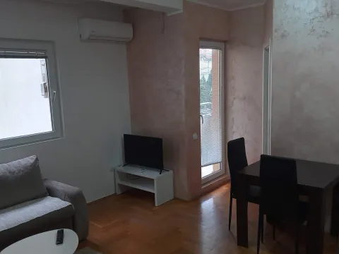 Izdavanje, dvosoban stan, 38m², Palilula Sve Podlokacije, Beograd - image 5