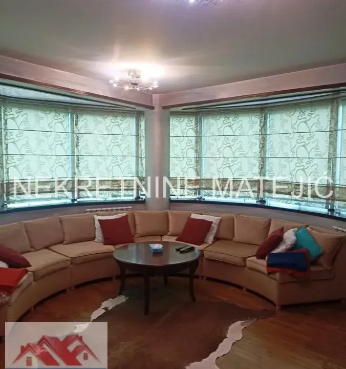 Prodaja, četvorosoban stan, 114m², Centar, Kragujevac