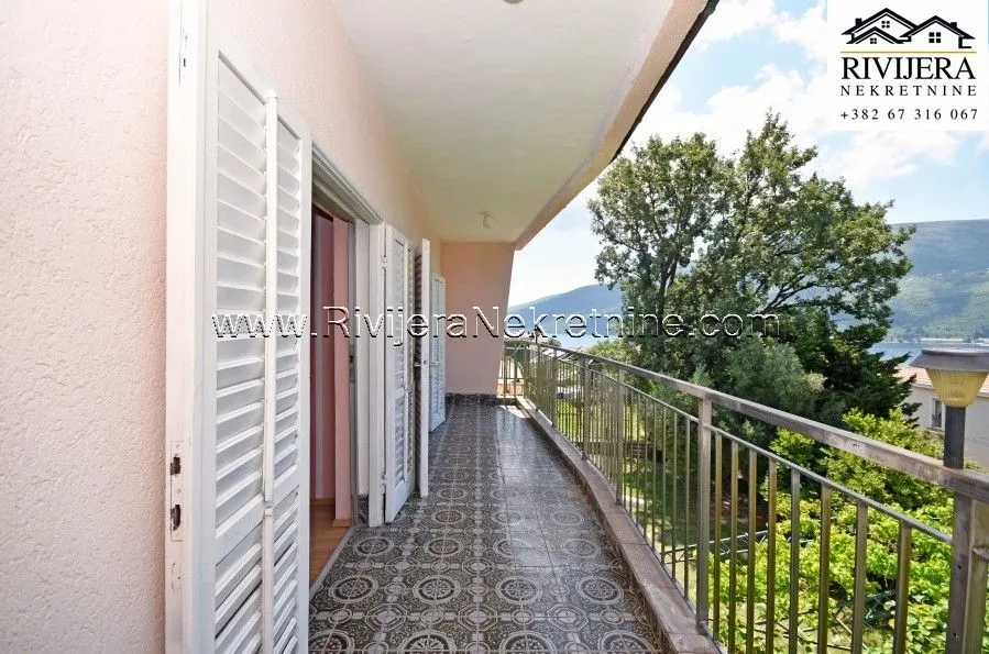 Prodaja, dvosoban stan, 79m², Đenovići, Herceg Novi