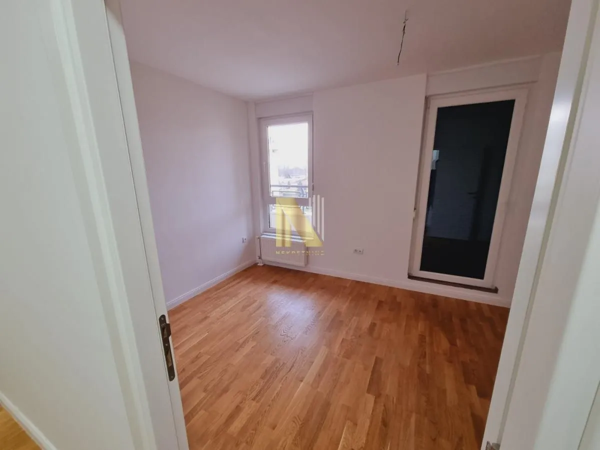Prodaja, trosoban stan, 63m², Bulevar patrijarha Pavla, Novi Sad Sve Podlokacije