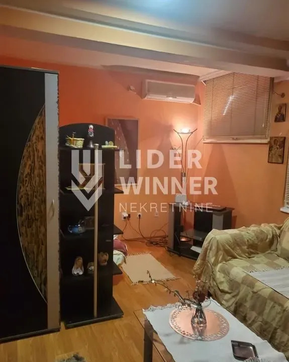 Izdavanje, dvosoban stan, 41m², Krnjaca, Palilula Sve Podlokacije