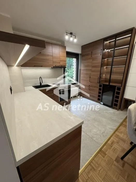 Rent, four bedroom apartment, 86m², Čukarica, Beograd