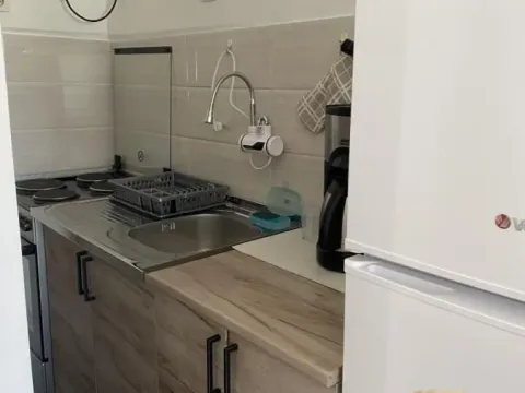 Izdavanje, dvosoban stan, 56m², Karaburma, Palilula Sve Podlokacije - image 5