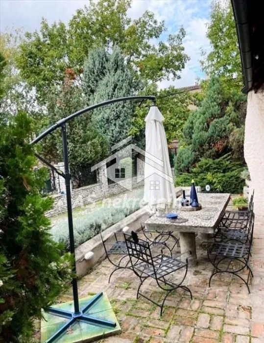 Izdavanje, kuća, 367m², Jajinci, Voždovac Sve Podlokacije