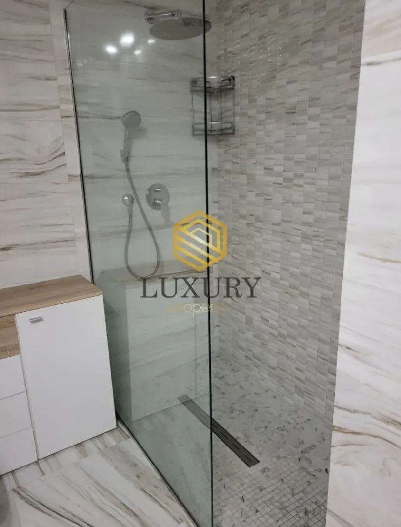 Izdavanje, trosoban stan, 95m², Preko Morače, Podgorica