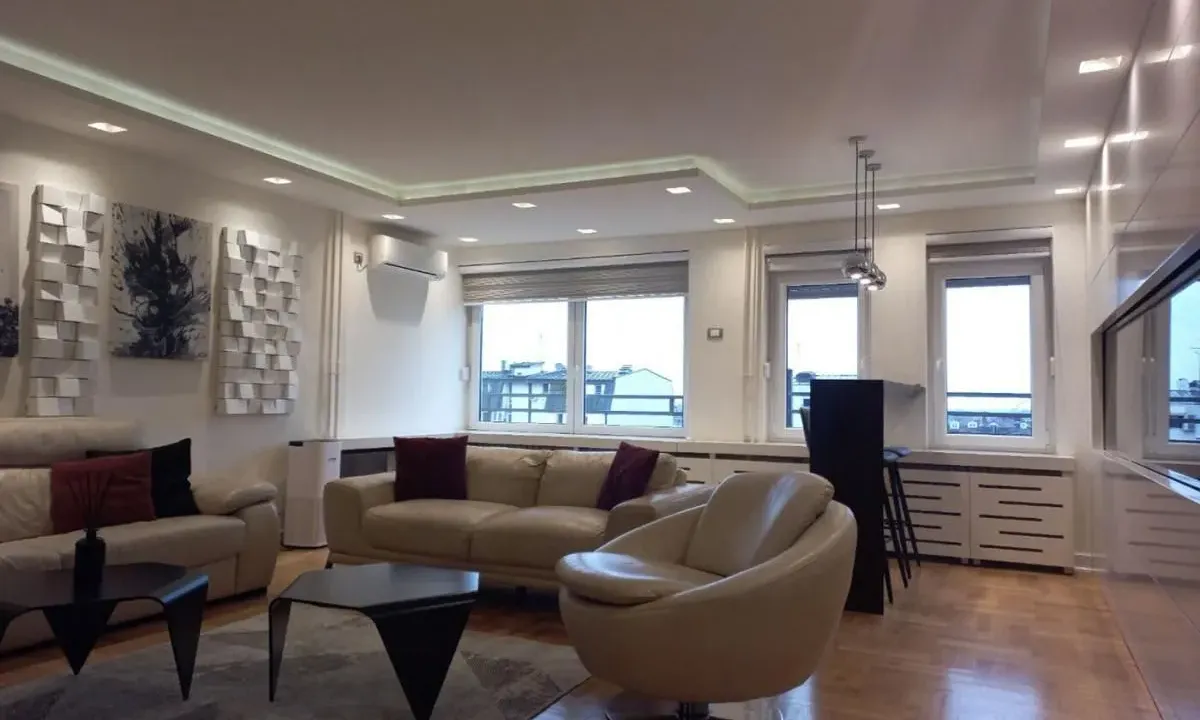 Izdavanje, stan, 180m², Stari Grad, Beograd