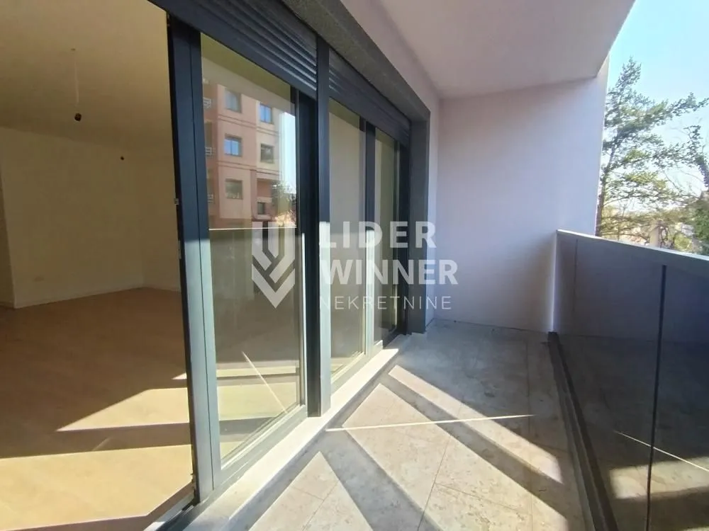 Sale, three bedroom apartment, 78m², Autokomanda, Voždovac Sve Podlokacije