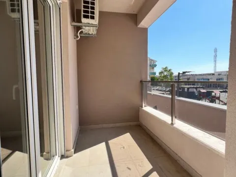 Prodaja, jednosoban stan, 46m², Stari Aerodrom, Podgorica - image 13