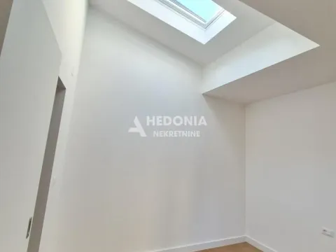 Prodaja, četvorosoban stan, 127m², Zemun Centar, Zemun Sve Podlokacije - image 7
