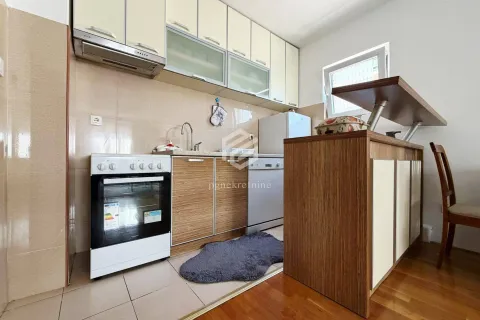 Rent, one bedroom apartment, 40m², Krivi Most, Podgorica - image 4
