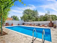 Izdavanje, kuća, 100m², Tivat, Crna Gora - image 1