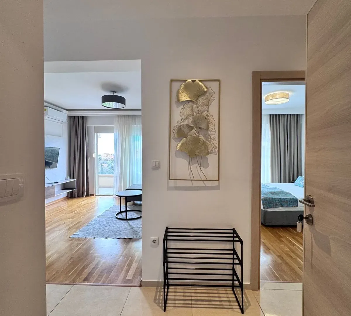 Rent, one bedroom apartment, 55m², Bečići, Budva