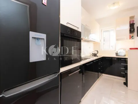 Rent, two bedroom apartment, 72m², City Kvart, Podgorica - image 6