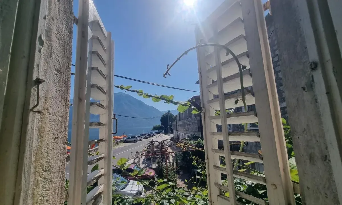 Prodaja, kuća, 91m², Kostanjica, Kotor