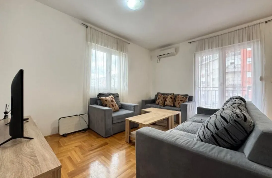 Izdavanje, trosoban stan, 86m², Stari Aerodrom, Podgorica