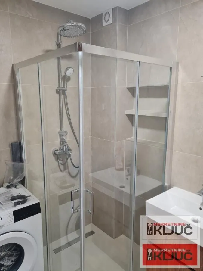 Izdavanje, trosoban stan, 80m², Veternik, Novi Sad Sve Podlokacije