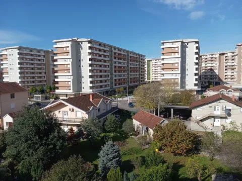 Izdavanje, jednosoban stan, 45m², City Kvart, Podgorica - image 1