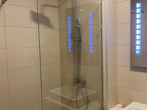 Izdavanje, dvosoban stan, 67m², Budva, Crna Gora - image 13