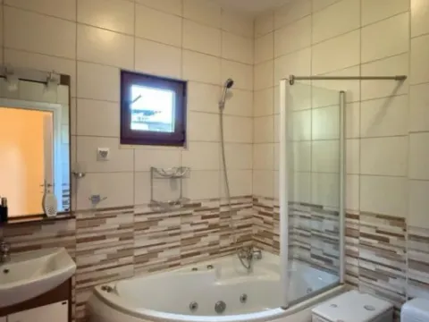 Sale, two bedroom apartment, 61m², Petrovac, Budva - image 8