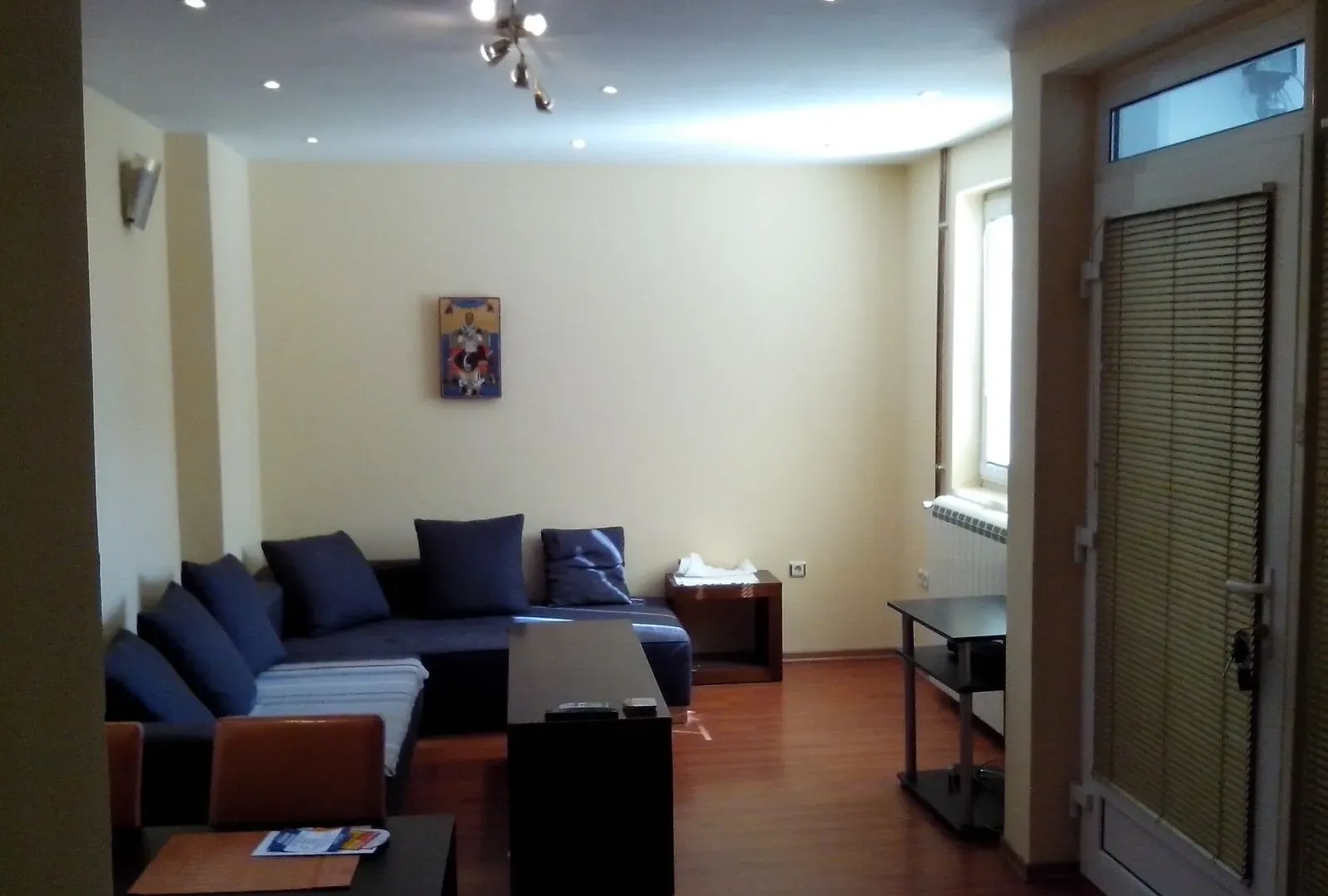 Izdavanje, trosoban stan, 94m², Savski Venac, Beograd