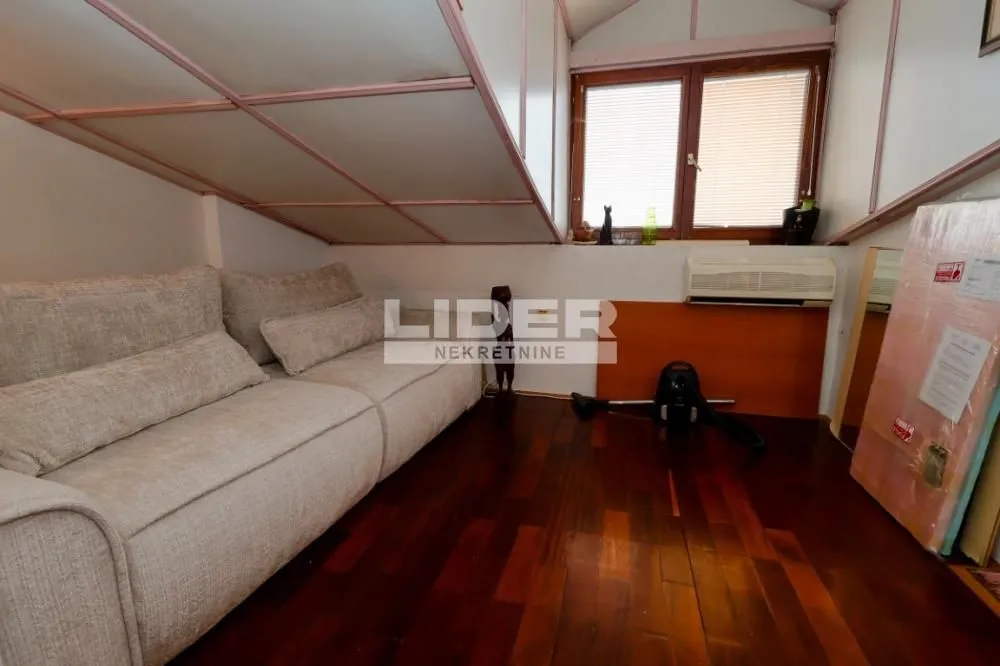 Prodaja, trosoban stan, 110m², Stari Grad, Beograd