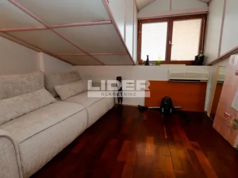 Sale, three bedroom apartment, 110m², Stari Grad, Beograd