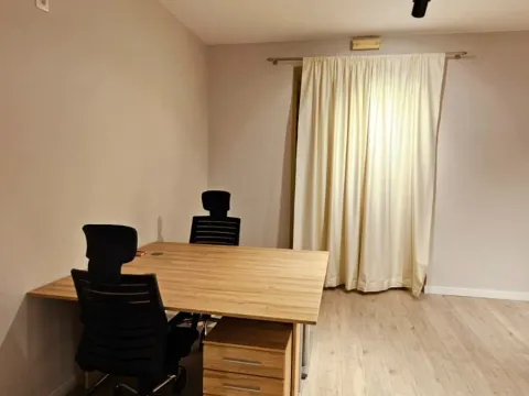 Izdavanje, poslovni prostor, 80m², Centar, Podgorica - image 2