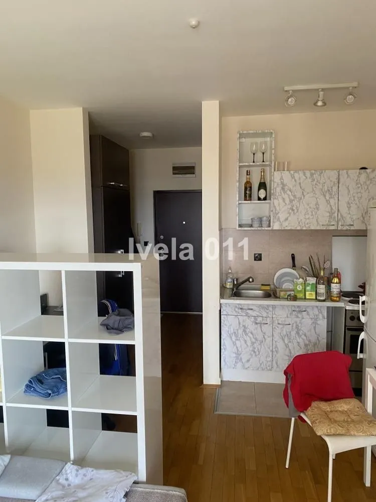 Prodaja, stan, 27m², Vojvode Vlahovica, Beograd