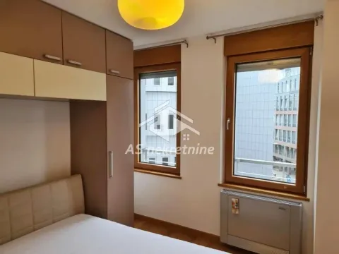 Izdavanje, trosoban stan, 82m², Vračar Hram, Vračar Sve Podlokacije - image 10