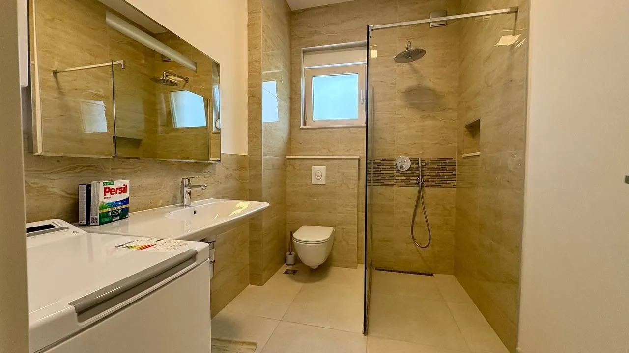 Rent, two bedroom apartment, 100m², Tivat, Crna Gora