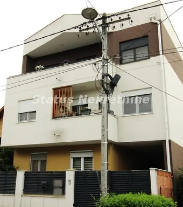 Sale, four bedroom apartment, 155m², Telep, Novi Sad Sve Podlokacije